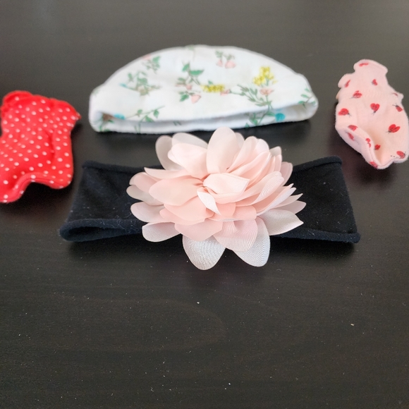 3/$12 ● Set of 4: Newborn Beanie, mittens and headband - Picture 3 of 3